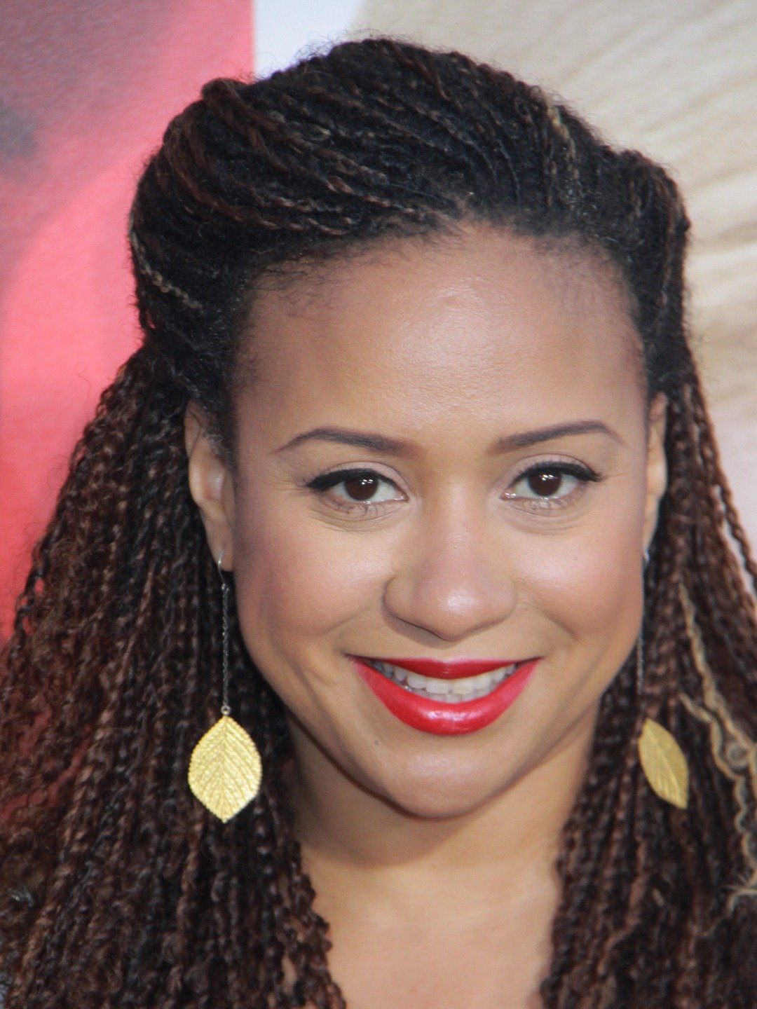 How tall is Tracie Thoms?